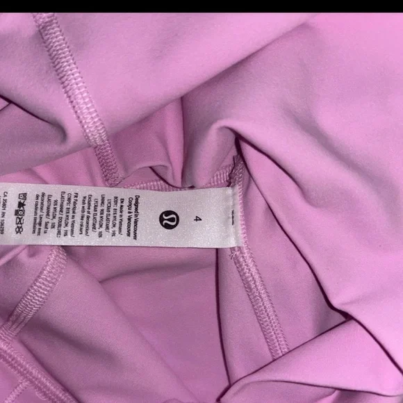 Lululemon Vita Pink 6in Align shorts - Picture 4 of 4